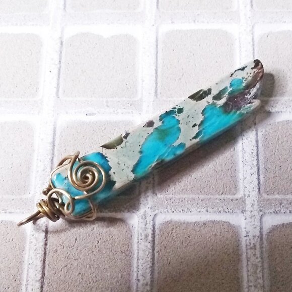 🍂🍁🍃 3/$25! Turquoise & Cream Wire Wrap Sea Sediment Jasper Slim Bar Pendant - Picture 7 of 9